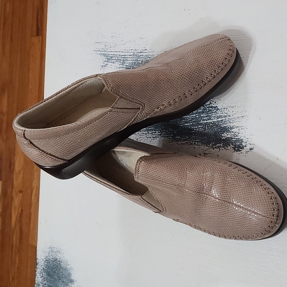 SAS Shoes - SAS Tripad Comfort Footbed Womens Slip-on Loafers Shoes Tan Wedge Size 8N EUC